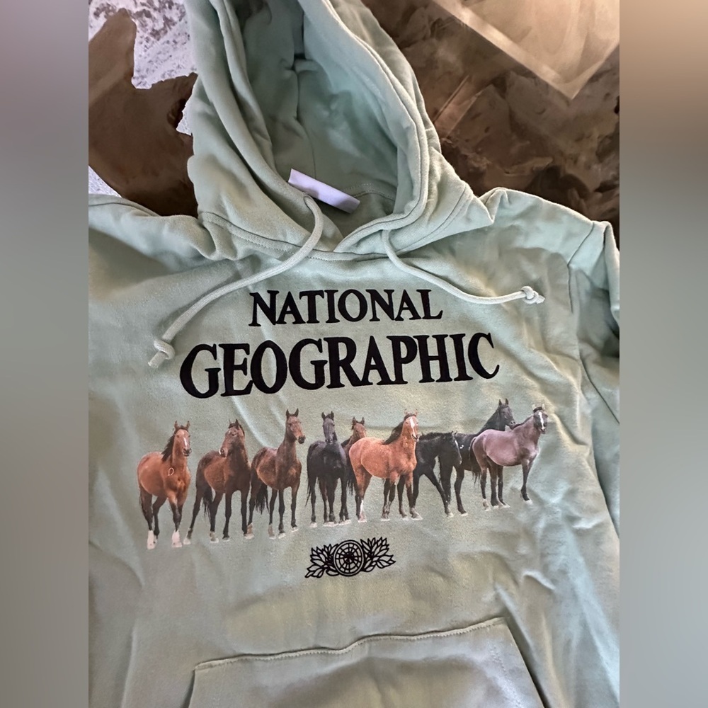 Parks Project x National Geographic Wild Horses Hoodie NWOT XS - Picture 4 of 7